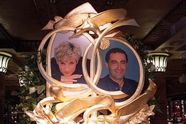 Harrods' Princess Diana and Dodi Fayed sculpture (Getty)