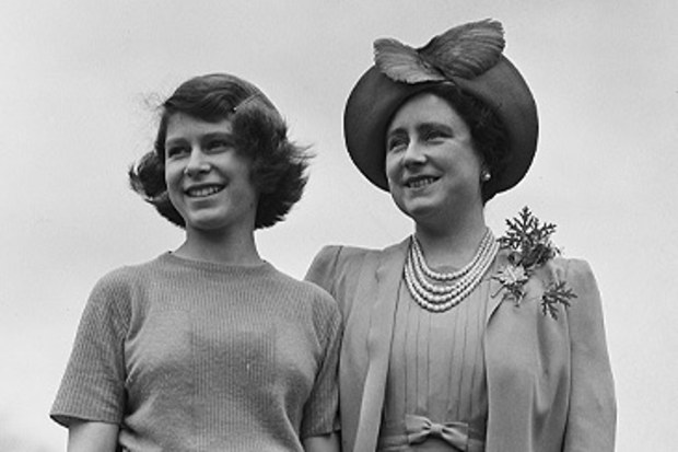 Elizabeth II with Queen Elizabeth The Queen Mother (Getty)
