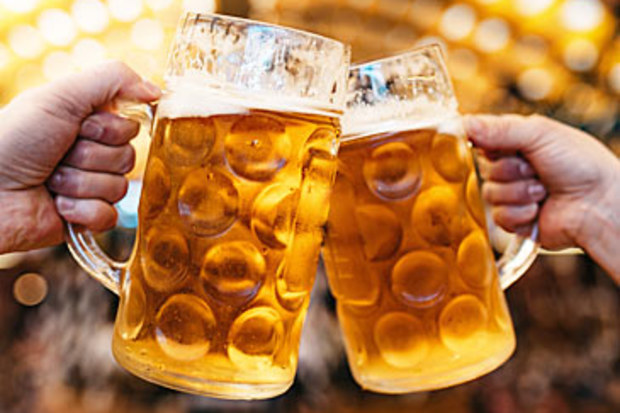 Steins of beer at Oktoberfest (Getty)