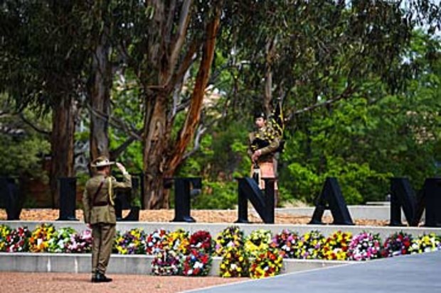 Angus Campbell at Vietnam War memorial (AAP)