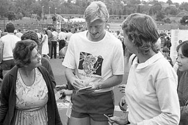 Boris Becker signs autograph for fans at 1985 Australian Open (Getty)