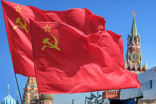 Soviet Union flags and Kremlin (Getty)