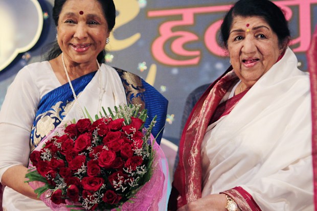 Lata Mangeshkar and her sister Asha Bhosle
