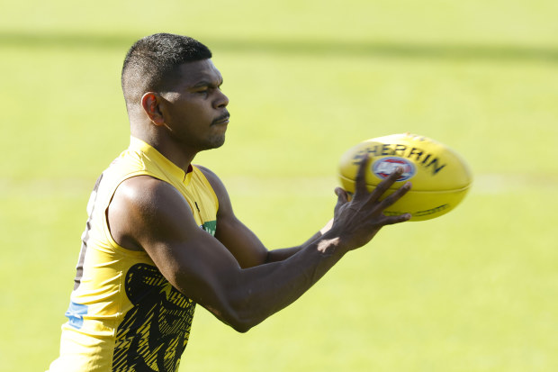 MELBOURNE, AUSTRALIA - JUNE 08: Maurice Rioli of the Tigers marks the ball during a Richmond Tigers Training Session at Punt Road Oval on June 08, 2023 in Melbourne, Australia. (Photo by Darrian Traynor/Getty Images)