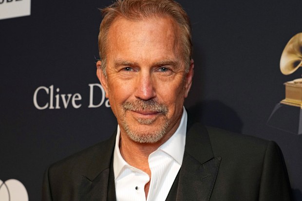 LOS ANGELES, CALIFORNIA - FEBRUARY 04: Kevin Costner attends the Pre-GRAMMY Gala & GRAMMY Salute to Industry Icons Honoring Julie Greenwald and Craig Kallman on February 04, 2023 in Los Angeles, California. (Photo by Kevin Mazur/Getty Images for The Recording Academy)
