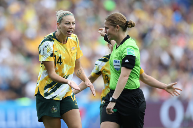 Alanna Kennedy of Australia confronts referee Esther Staubli  (Photo by Elsa/Getty Images)