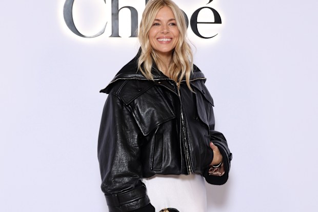 Sienna Miller attends the Chloé Womenswear Fall/Winter 2024-2025 show as part of Paris Fashion Week on February 29, 2024 in Paris, France.
