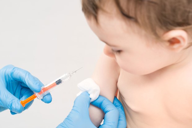 Doctor slams anti-vaxxer mother refusing to vaccinate her child after reading Jenny McCarthy's book 