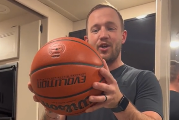 US Dad Dan Matthews sharing his candid take on watching his wife give birth.