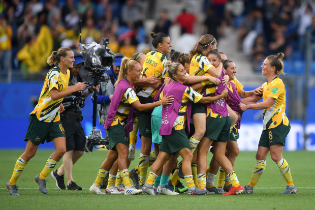 Australia celebrates following their sides victory (Photo by Michael Regan/Getty Images)