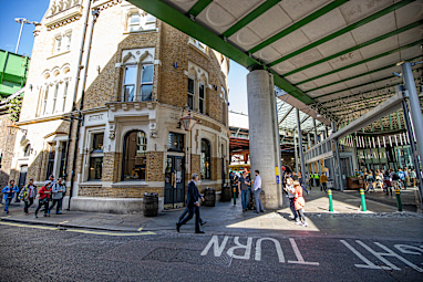 Bridget Jones' Diary: Borough Market, London