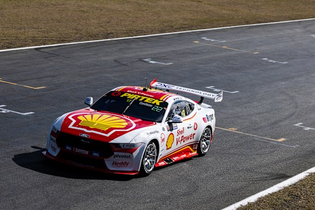 Will Davison #17 Shell V-Power Racing Ford Mustang GT'yi Ipswich Super 400'de kullanıyor.