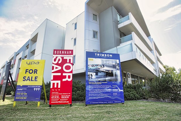 Photo of for sale signs in Maidstone on Sunday  2 February  2025. Photo THE AGE/ LUIS ENRIQUE ASCUI