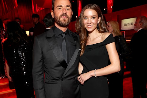 Justin Theroux and Nicole Brydon Bloom 