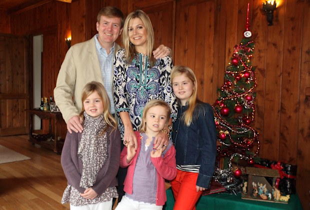 Dutch Crown Prince Willem Alexander and Princess Maxima  pose for a photo with their daughters princesses Alexia, Catharina-Amalia and Ariane on December 23, 2012 in Villa la Angostura, Argentina. 