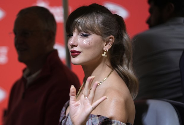 Taylor Swift arrives prior to a game between the Kansas City Chiefs and the New Orleans Saints at GEHA Field at Arrowhead Stadium on October 07, 2024 in Kansas City, Missouri. 