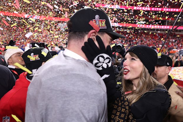 Taylor Swift celebrates with Travis Kelce 