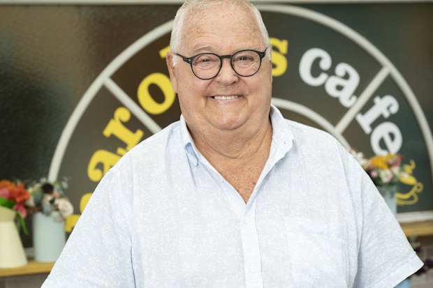 Ian Smith, famous for playing Harold, will return to Neighbours as a guest star