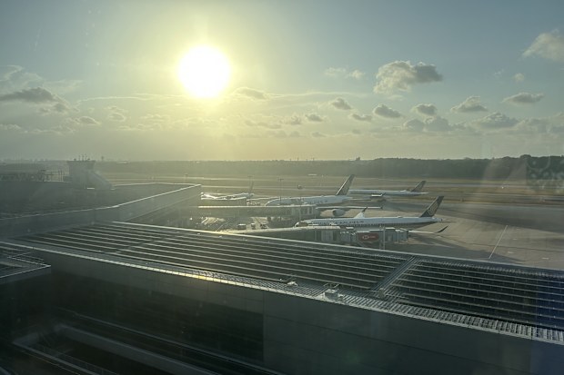 My room at the Crowne Plaza was a plane spotters dream