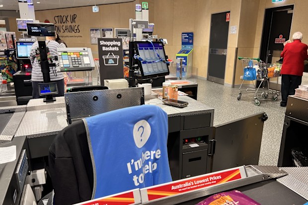 coles aldi woolworths cash out can you still withdraw money at supermarket checkouts