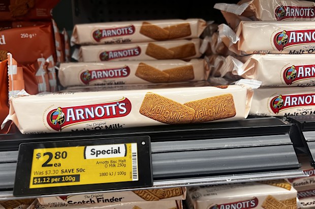 supermarket sales signs coles woolworths accc why they work so well and how customers can use them to save