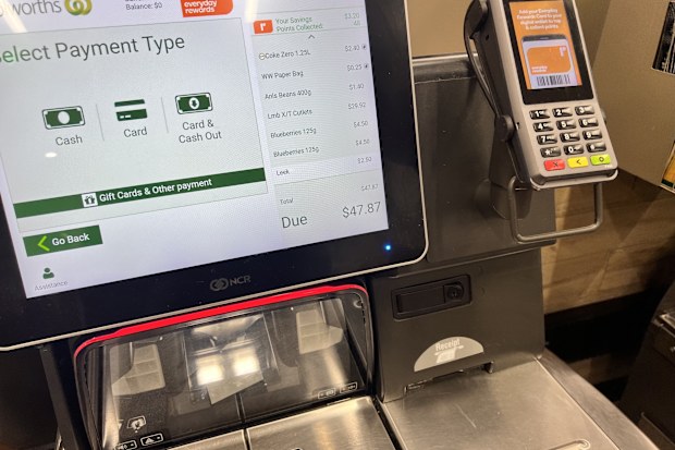 coles aldi woolworths cash out can you still withdraw money at supermarket checkouts