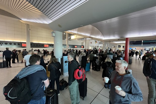 Perth Airport flights grounded after major refueling issue