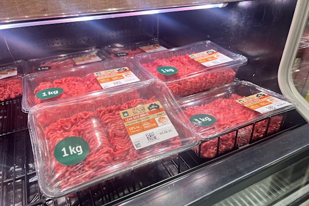 woolworths beef mince display