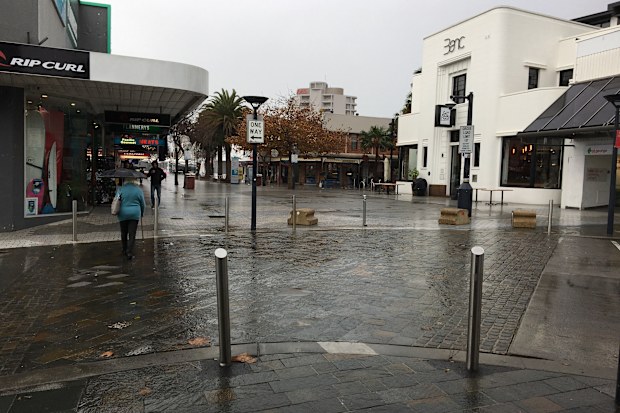 Southern suburbs like Cronulla have measured wind speeds of 24km/h this morning, keeping most people indoors out of the icy chill.