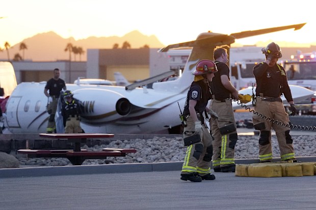 World news: One dead after private jet owned by Mötley Crüe singer ...