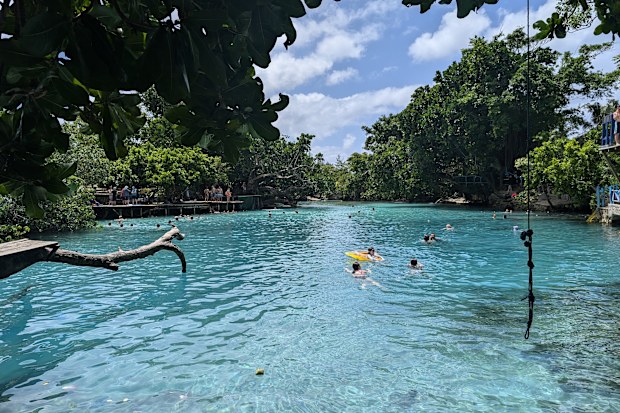 Isabela visits Vanuatu for 9Travel