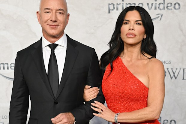 jeff bezos and Lauren Sanchez prenup
