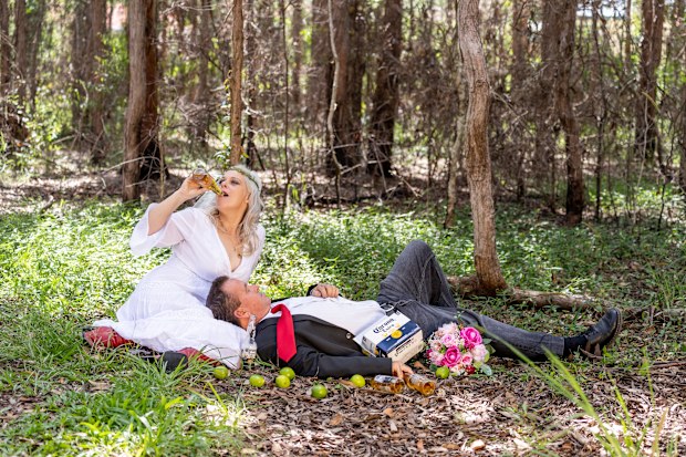 Couple do hilarious 'postponement' shoot after coronavirus cancels wedding 