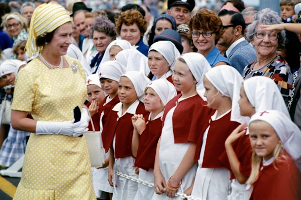 Queen Elizabeth II meets Australian school children