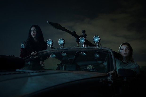 Stan: TWISTED METAL -- S2 -- Pictured: (L-R) Stephanie Beatriz as Quiet, Saylor Bell as Mayhem -- (Photo by: Pief Weyman/PEACOCK)