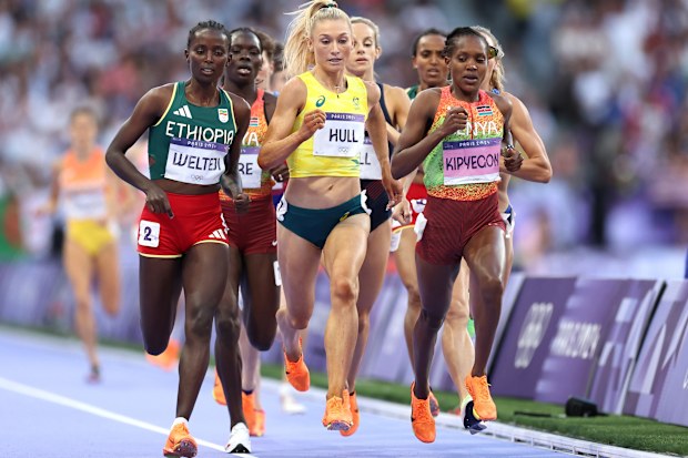 Jessica Hull in action in the women's 1500m final in Paris.