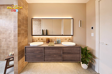 House 4's Main Bathroom | Week 1