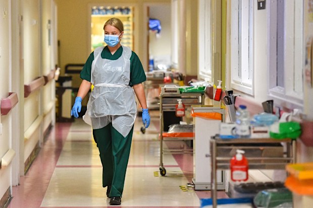UK CORONAVIRUS DEATHS HOSPITALS