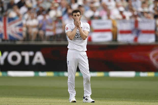 PERTH, AUSTRALIA - NOVEMBER 22: Mark Wood of England reacts during day two of the First 2025/26 Ashes Series Test Match between Australia and England at Perth Stadium on November 22, 2025 in Perth, Australia. (Photo by Darrian Traynor/Getty Images)