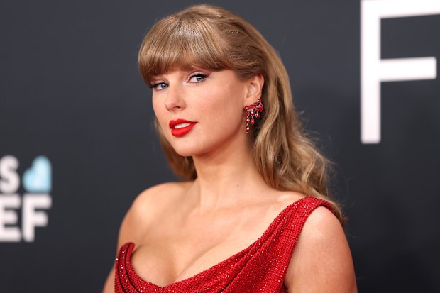 LOS ANGELES, CALIFORNIA - FEBRUARY 02: Taylor Swift attends the 67th Annual GRAMMY Awards on February 02, 2025 in Los Angeles, California.  (Photo by Matt Winkelmeyer/Getty Images for The Recording Academy)