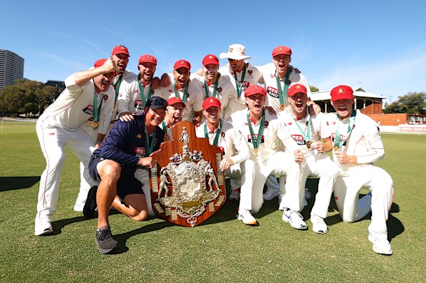 MELBOURNE, AUSTRALIA - 30 DE MARZO: Australia del Sur celebra después de derrotar a Victoria durante el quinto día del partido Sheffield Shield entre Victoria y Australia del Sur en el CitiPower Center el 30 de marzo de 2026 en Melbourne, Australia. (Foto de Robert Cianflone/Getty Images)