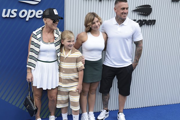 pink and carey hart pink denies break up reports 