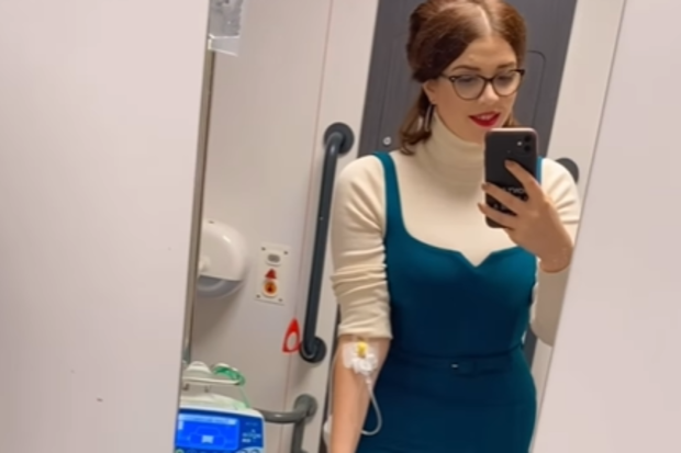 Scarlett Luxe vintage inspired model crohns disease battle