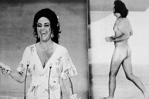 Streaker at the 1974 Oscars