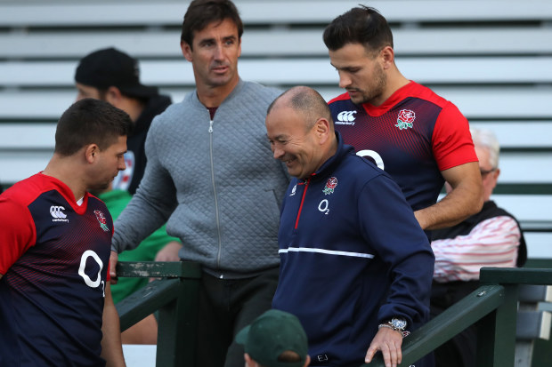 Andrew Johns talks to Ben Youngs, Danny Care and Eddie Jones at Coogee Oval in 2016.