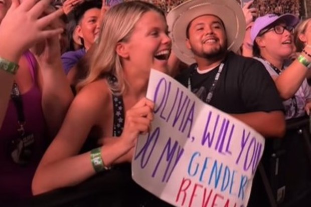 Olivia Rodrigo does a fan's gender reveal