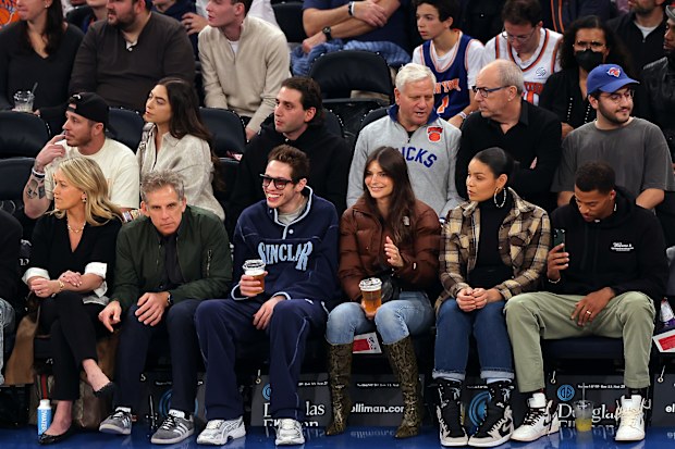NEW YORK, NEW YORK - NOVEMBER 27:  Christine Taylor, Ben Stiller, Pete Davidson, Emily Ratajkowski, Jordin Sparks and Dana Isaiah watch the action during the game between the Memphis Grizzlies and the New York Knicks at Madison Square Garden on November 27, 2022 in New York City. (Photo by Jamie Squire/Getty Images)