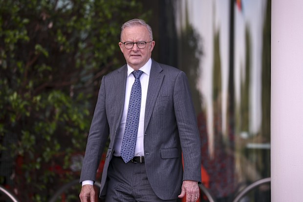 Prime Minister Anthony Albanese pays a visit to the Royal Children Hospital and speakds to some staff there. 17 February 2026. Photo: Eddie Jim.