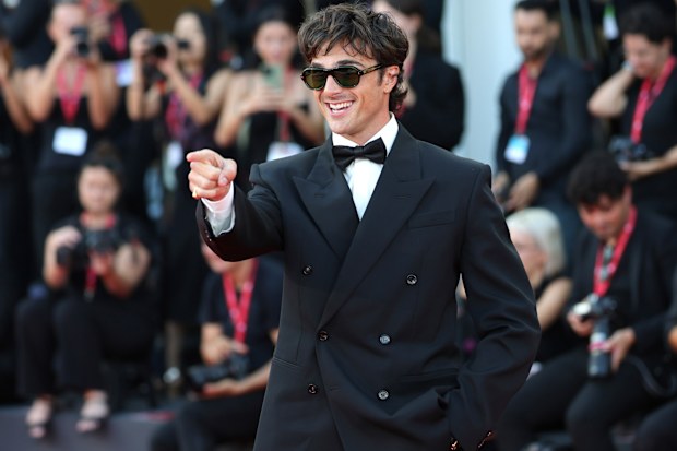 VENICE, ITALY - AUGUST 30: Jacob Elordi attends the "Frankenstein" red carpet during the 82nd Venice International Film Festival on August 30, 2025 in Venice, Italy. (Photo by Vittorio Zunino Celotto/Getty Images)