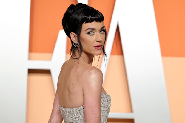 BEVERLY HILLS, CALIFORNIA - MARCH 02: Katy Perry attends the 2025 Vanity Fair Oscar Party Hosted By Radhika Jones at Wallis Annenberg Center for the Performing Arts on March 02, 2025 in Beverly Hills, California.  (Photo by Dia Dipasupil/FilmMagic)